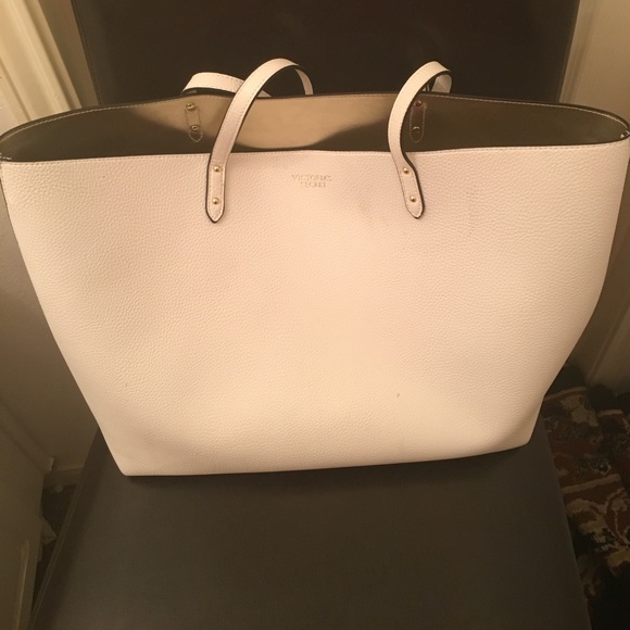 Victoria’s Secret White Tote (w/pouch) - Picture 2 of 4